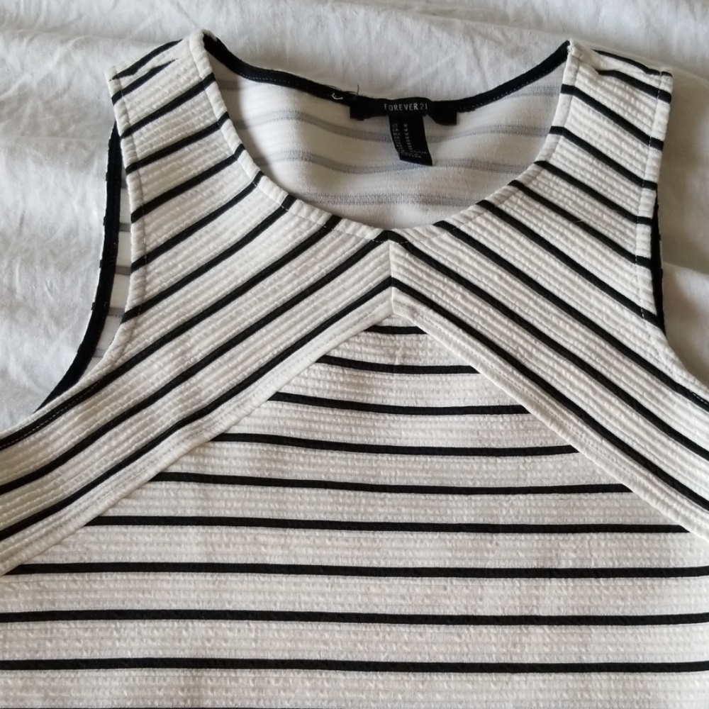 Black and white dress - Picture 2 of 2
